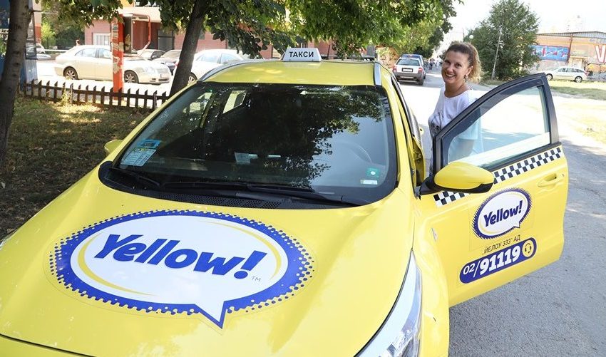  Миролюба Бенатова стана шофьор на такси