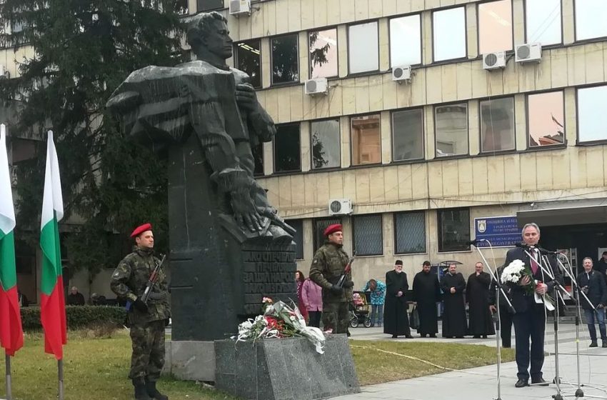  Плевен почете паметта на Васил Левски /снимки/