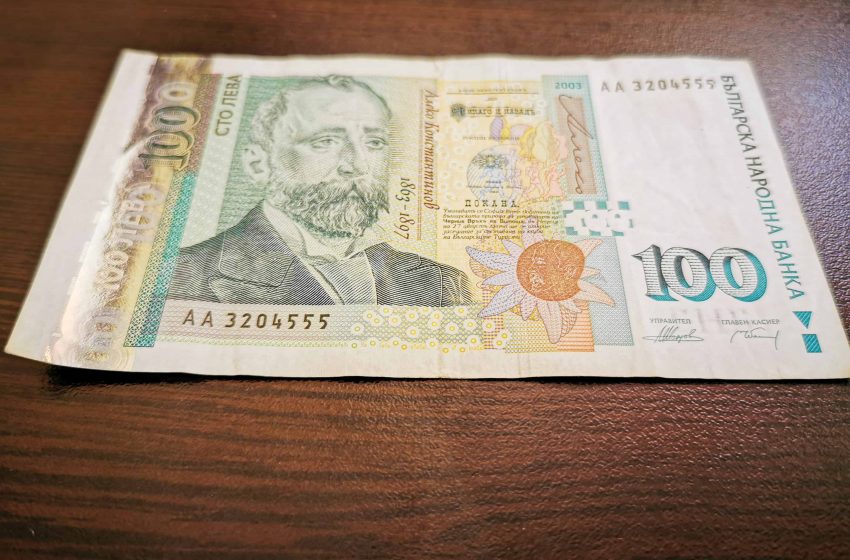  Мъж от Гиген опита да подкупи полицаи, арестуваха го