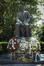  Фандъкова: Вазов ни завеща голяма вяра в силата и духовната мощ на България