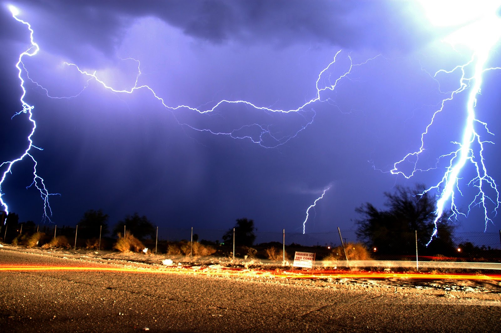 Lightning. Гроза молния. Гроза молния Гром. Вспышка молнии. Дождь и молния.