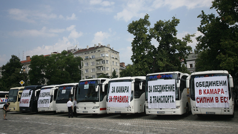  Превозвачи на протест – не искат да плащат за пътищата, които рушат