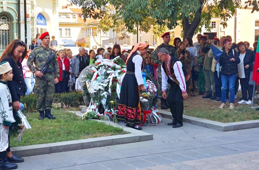  Плевен чества 116 години независима България